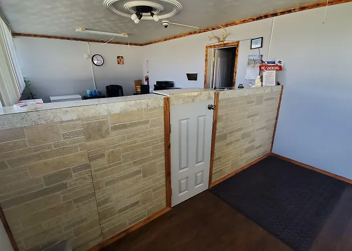 Gray Plaza Motel, Il Motel 2*