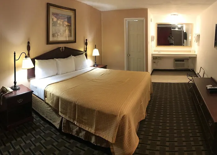 Gray Plaza Motel, Il